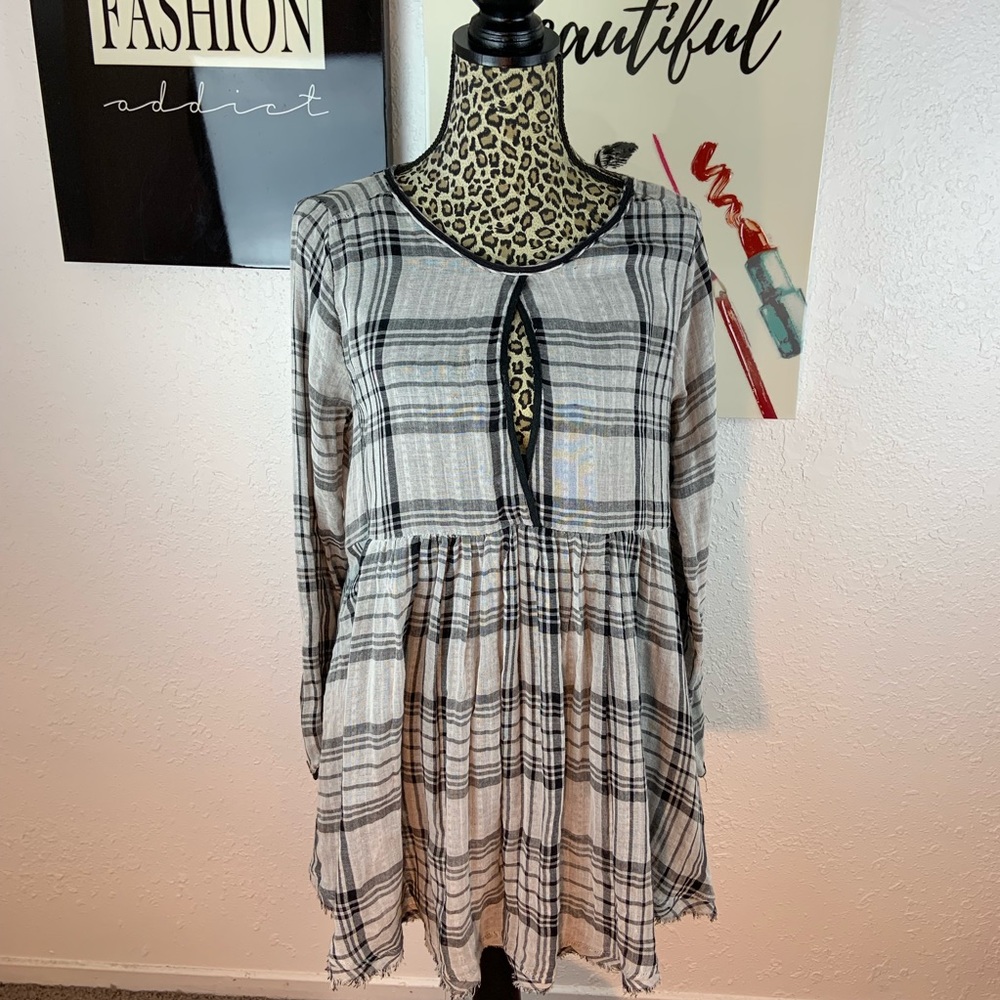Free People peep front and Back Dress size Medium